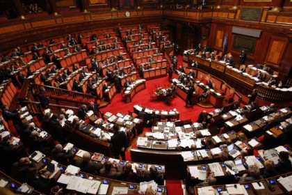 Intelligenza artificiale, il Senato approva il disegno di legge: non dovrà sostituire l’uomo