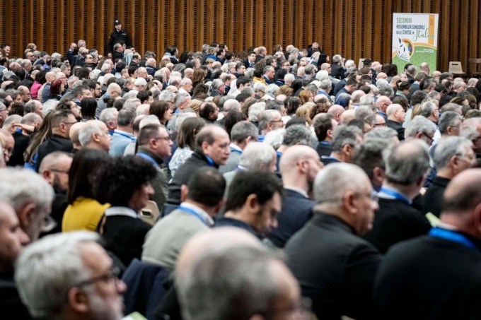 Assemblea sinodale rinviata in autunno: posizioni in stallo su donne e omosessuali