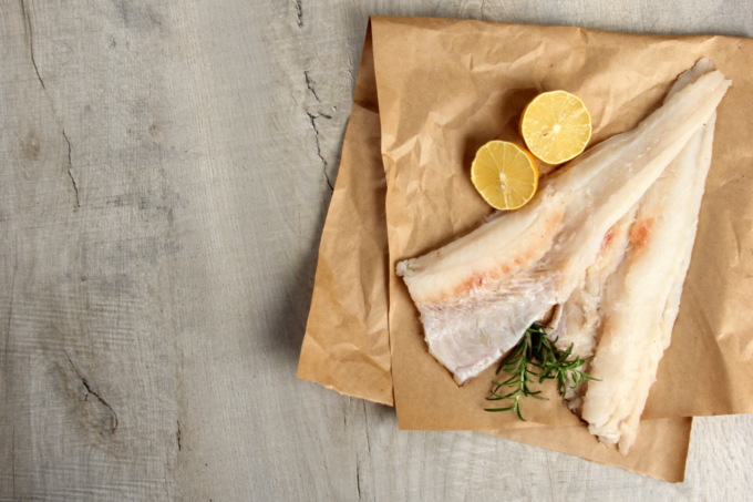 Ricetta filetto di branzino con crema di piselli e patate novelle