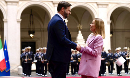 Olimpiadi di Milano Cortina 2026: Meloni incontra il vicepresidente Usa Vance, mentre la città si prepara a una cerimonia blindata