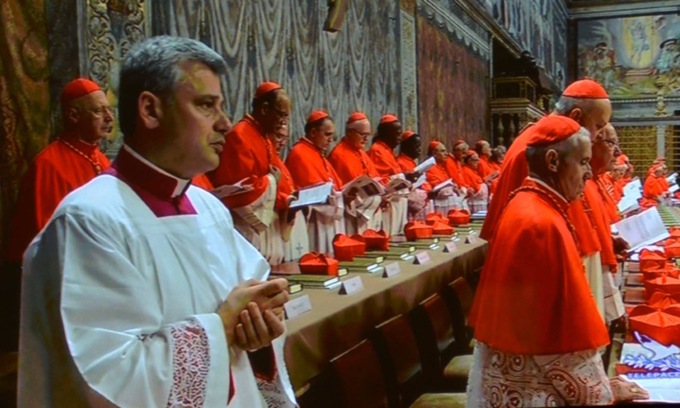 Due cardinali assenti per motivi di salute: come cambia il Conclave