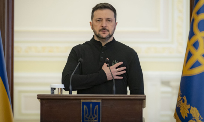 Naufraga già la finta tregua di Pasqua di Putin, Zelensky: “Fermare per 30 giorni gli attacchi contro i civili”