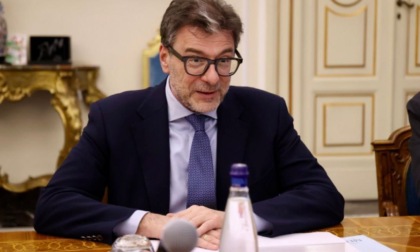Giorgetti: "Inflazione sotto controllo e deficit pubblico in progressiva riduzione"