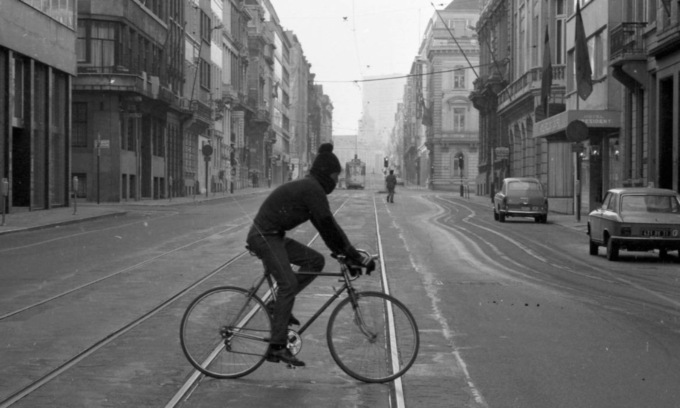 Per Milano un tuffo nel 1973: tornano le domeniche a piedi nella Cerchia