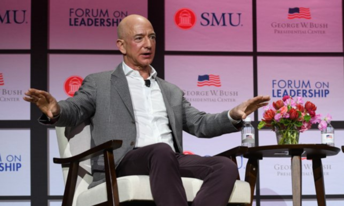 Offerta di Amazon per TikTok: Bezos, Zuckerberg e Musk si spartiscono la torta dei social network