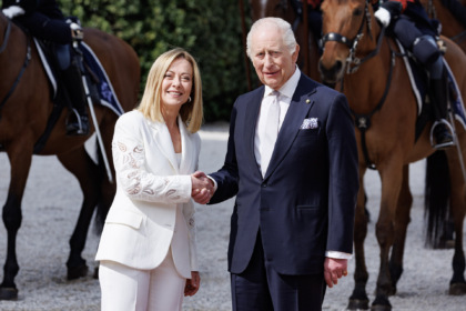 Carlo e Camilla incontrano la premier Meloni. Attesa per il discorso del re a Camere riunite