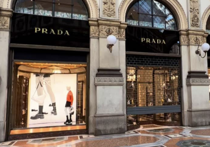Prada acquista Versace: accordo raggiunto per 1,25 miliardi