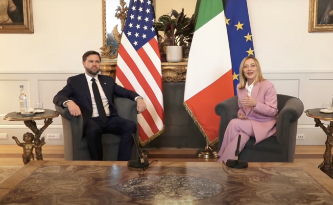 Meloni riceve Vance: “Sul tavolo anche negoziati con l’Ue”. E Trump si complimenta con la premier