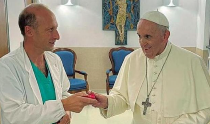 Il medico personale di Papa Francesco: “Non voleva accanimento terapeutico. Desiderava morire a casa”