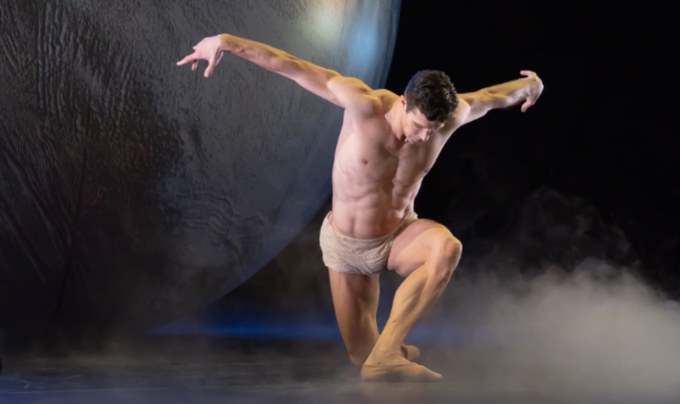 Viva la Danza 2025: torna in scena Roberto Bolle con uno show televisivo che celebra il ballo