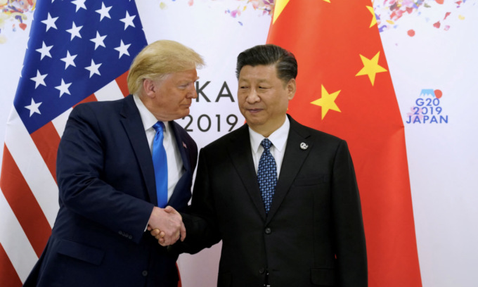 Trump cambia idea: “Ridurrò i dazi alla Cina, ma non a zero”
