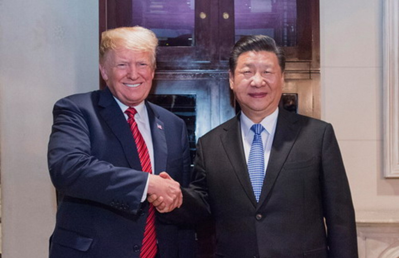 La guerra dei dazi si sposta solo fra Usa e Cina, ma Trump: “Faremo accordo anche con loro”