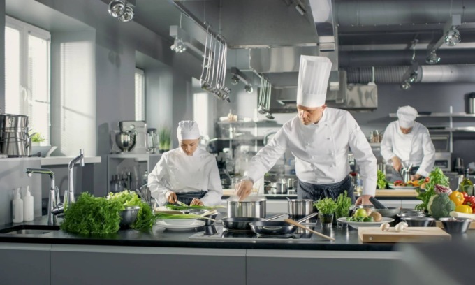 Chi sono i cinque milioni di italiani che lavorano anche a Pasqua e Pasquetta