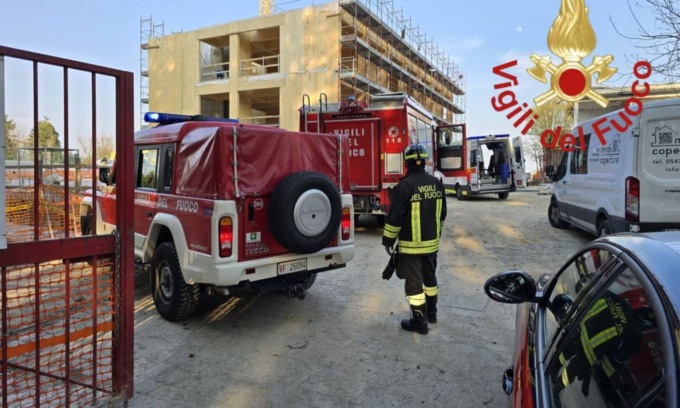 Precipita da 10 metri nel cantiere della scuola, muore capocantiere cinquantenne