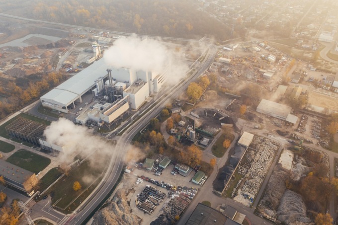 Emissioni di gas serra in Italia: nel 2023 calano del 26% rispetto al 1990