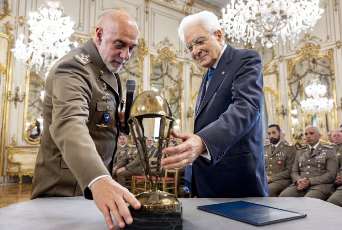 Mattarella riceve al Quirinale una delegazione dell'Esercito, in occasione del 164° anniversario della fondazione