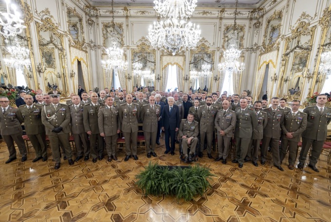 Mattarella riceve esercito italiano