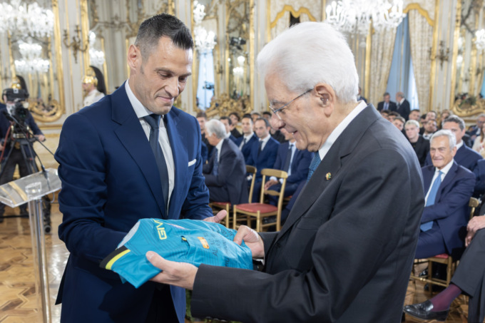 Mattarella riceve Milan e Bologna al Quirinale prima della finale di Coppa Italia: "Siete esempio per tanti giovani"