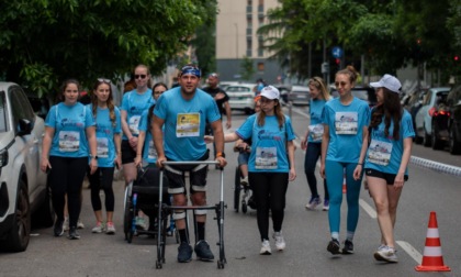 Il miracolo di Andrea: torna a camminare dopo un incidente sul lavoro in cui era rimasto paraplegico