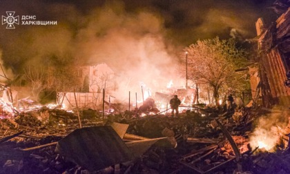 Colpito un condominio: 2 morti e 7 feriti a Kiev questa notte, ieri colpita Sumy con altre 3 vittime e 11 feriti