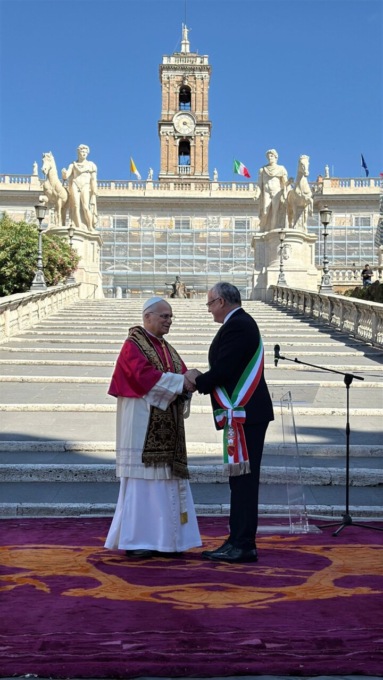 Papa Leone XIV riceve l’omaggio della città di Roma: "Per voi e con voi sono romano"