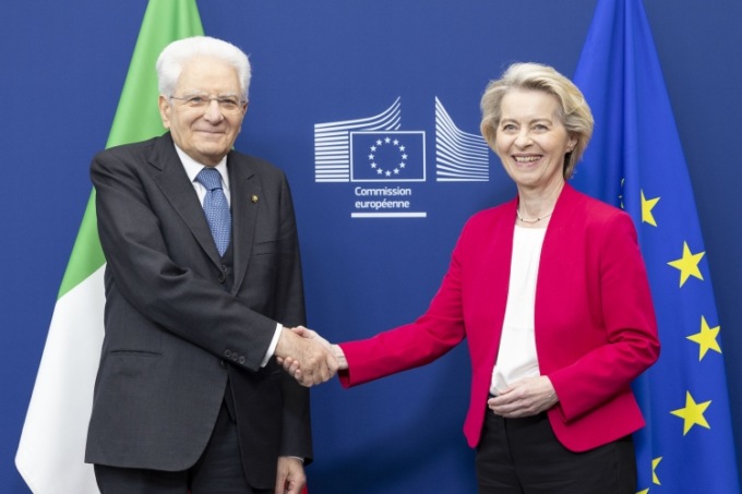 Dopo il “nessun dorma” Mattarella suona la sveglia all’Europa direttamente a Bruxelles