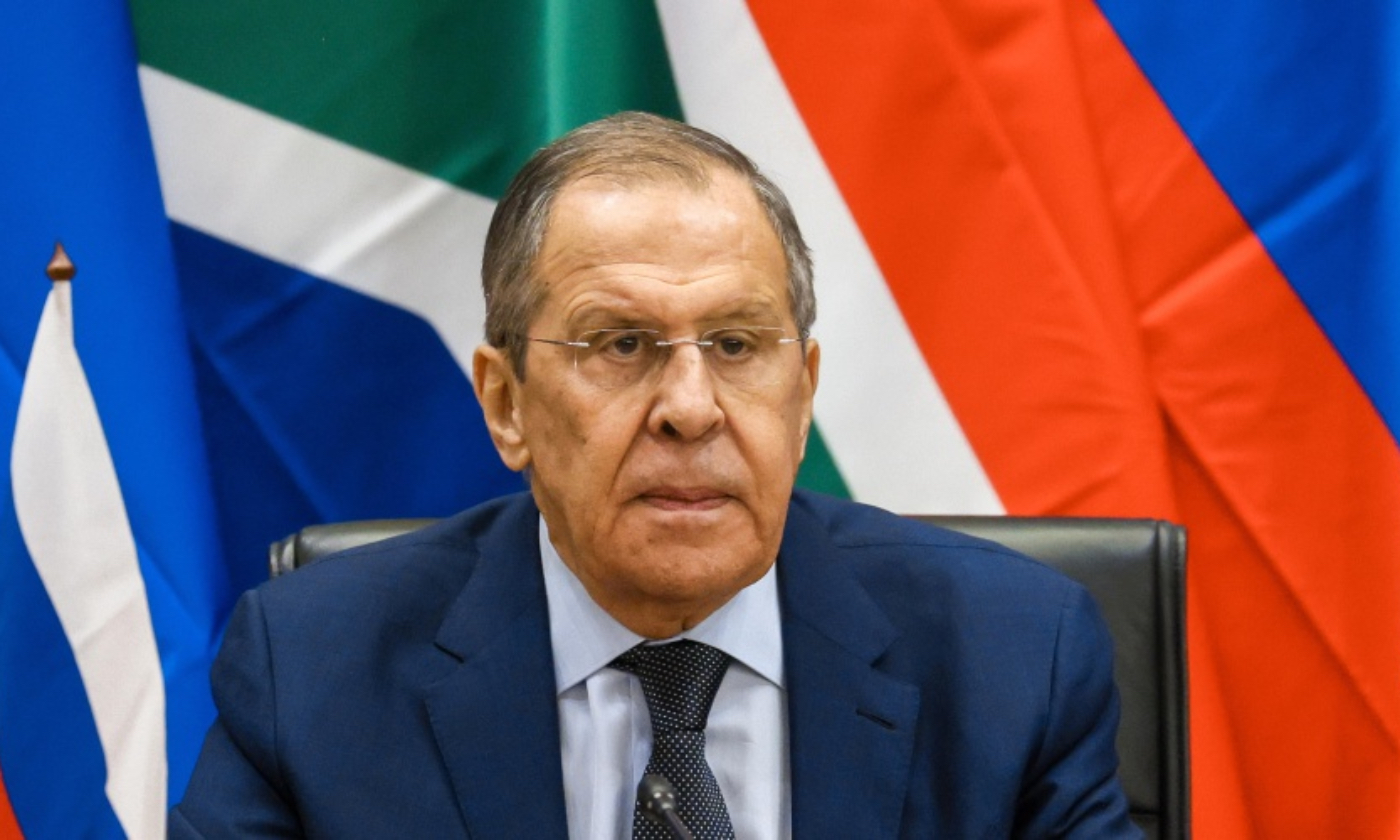Lavrov: "Completato lo scambio di prigionieri, invieremo nostre condizioni per la pace in Ucraina"
