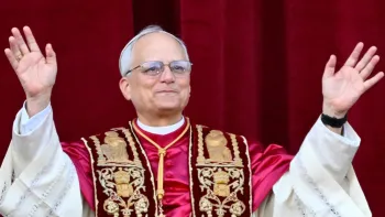 Leone 14° con la mozzetta rossa