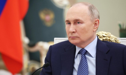 Putin: "La riconciliazione con l'Ucraina è inevitabile" (ma nel frattempo bombarda Kiev)