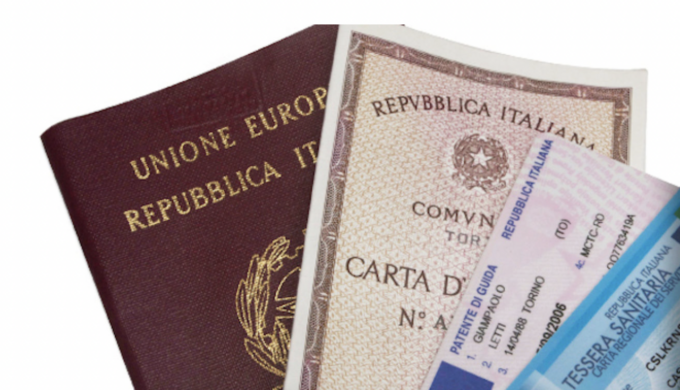 Quanto costano patente, passaporto e carta d’identità: l’Italia tra i Paesi più cari d’Europa