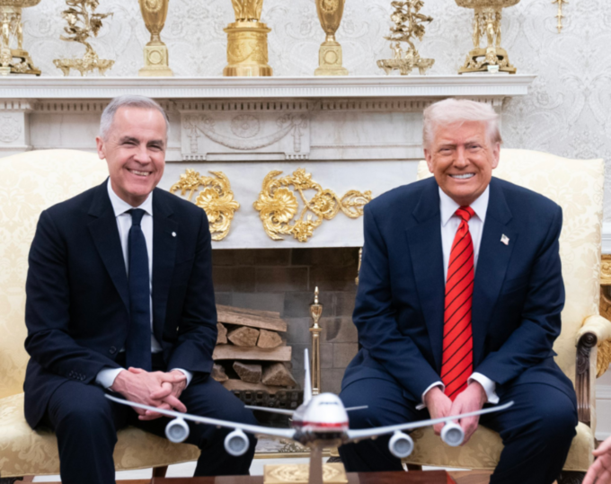 Primo incontro tra Trump e Carney, il tycoon insiste sull'annessione del Canada. Secca replica: "Non siamo in vendita"