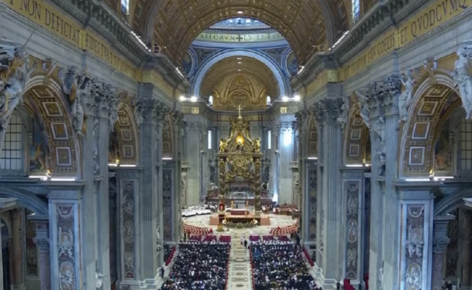 Messa 'Pro Eligendo Pontefice', il cardinale Re: "Serve un Papa all'altezza delle sfide del nostro tempo"