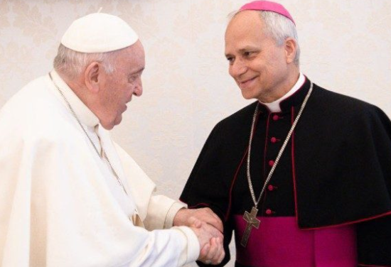 Prevost bacchettò Vance sulla politica migratoria Usa. Il fratello di Leone XIV conferma: "Seguirà Francesco"