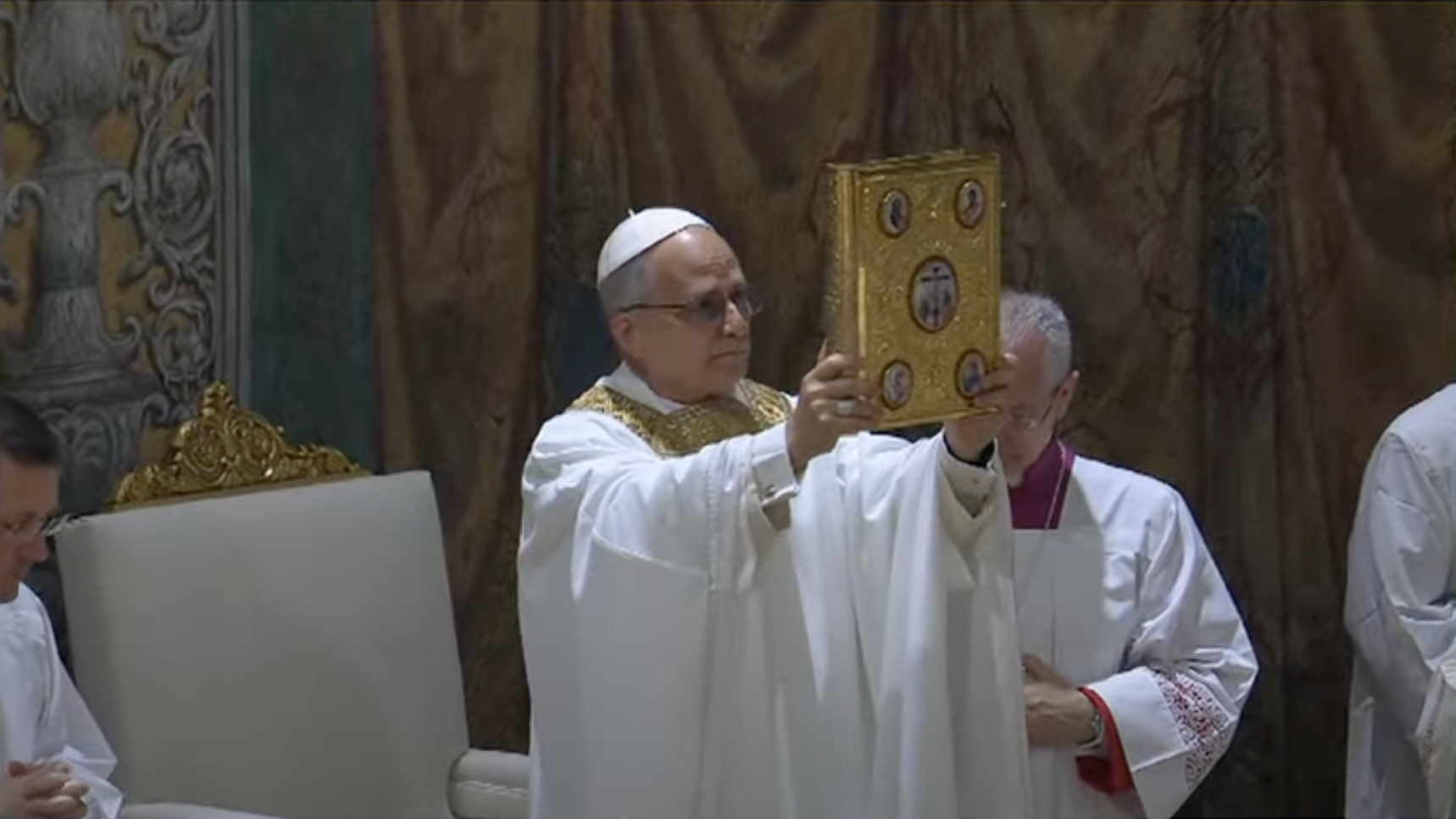 Leone XIV celebra la sua prima messa da Papa nella Cappella Sistina
