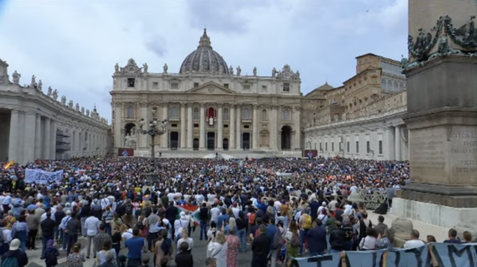 Il primo Regina Caeli di Papa Leone XIV: "Pace e cessate il fuoco in Ucraina e Gaza"
