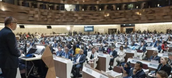 Oms, storico accordo pandemico ma l’Italia si astiene. Bassetti: "Cattivo segnale", Pd annuncia interrogazione parlamentare