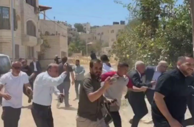 Le scuse dell’esercito israeliano dopo gli spari ai diplomatici non bastano alle cancellerie