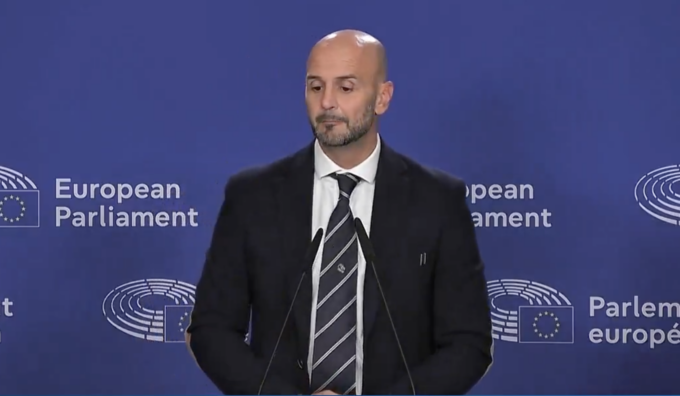 Tregua sui dazi USA-UE, Procaccini (FdI): "Trump in purezza. Europa sia compatta, basta ipocrisie su Putin”