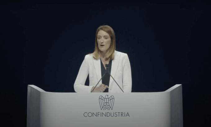 Meloni all'Assemblea di Confindustria: "Italia oggi credibile in un quadro economico complesso"
