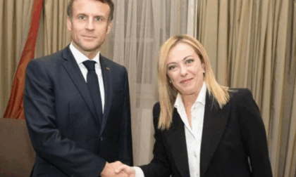 Disgelo fra Meloni e Macron, summit giovedì a Roma dopo il tour in Asia della premier
