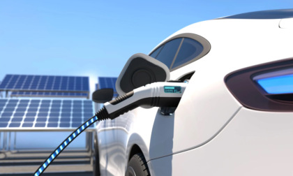 Torna la rottamazione auto, il governo accelera sulla mobilità elettrica con 600 milioni dal PNRR