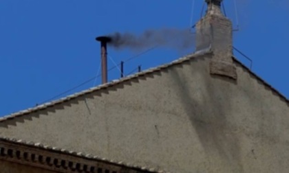 Secondo giorno di Conclave: ancora una fumata nera