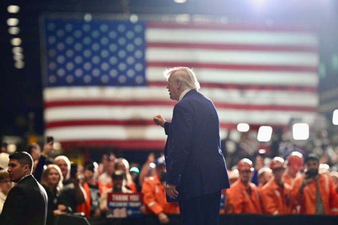 Trump raddoppia i dazi su acciaio e alluminio: dal 4 giugno saliranno al 50%