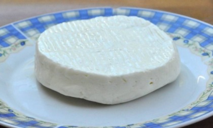 Formaggio richiamato dai supermercati: i prodotti e i lotti ritirati