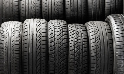 Cambio gomme stagionale: perché gli pneumatici invernali sono meglio delle catene 