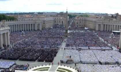 Inizia l'era di Papa Leone XIV: "Una Chiesa unita che diventi la base di un mondo riconciliato"