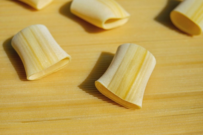 Paccheri ripieni di pesce, un primo raffinato dal sapore di mare