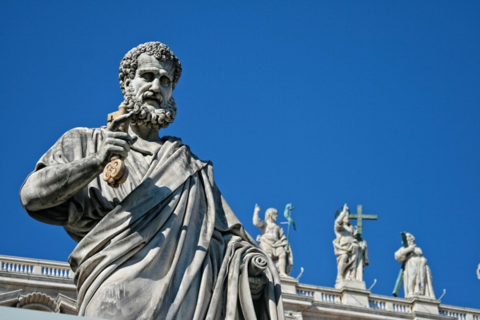 La missione del nuovo Papa: ripianare i debiti del Vaticano
