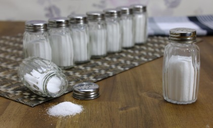 Consumo di sale, cinque azioni concrete per ridurlo a tavola