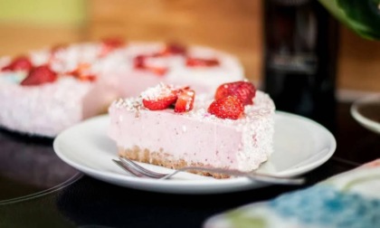 Torta ritirata dai supermercati per presenza di corpi estranei: prodotto e lotti